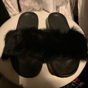 COPY - Ugg furry flip flops